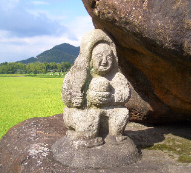 <田の神さぁ (たのかんさぁ)>